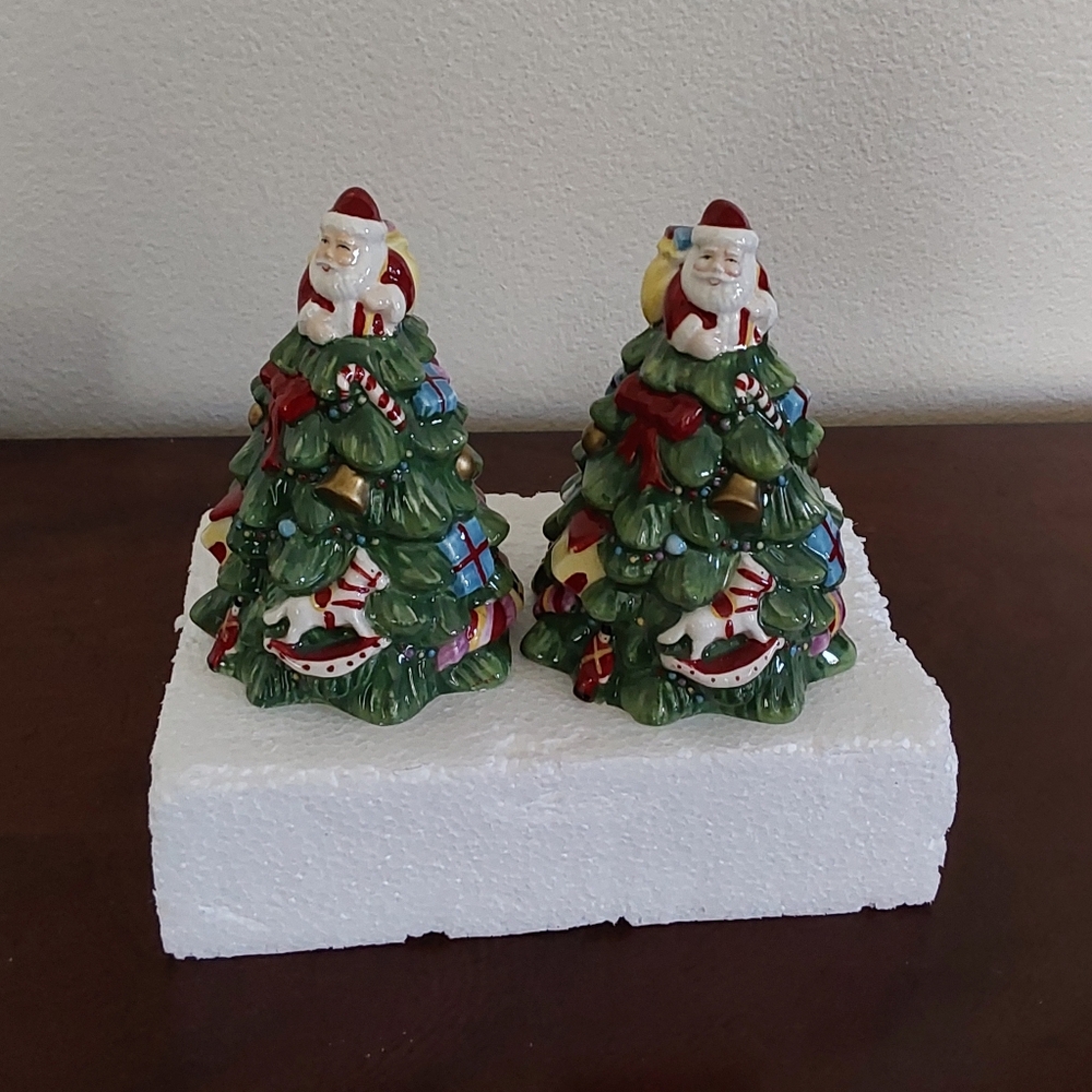 Spode Festive Santa Christmas Tree Figurines‎ Salt & Pepper Shaker